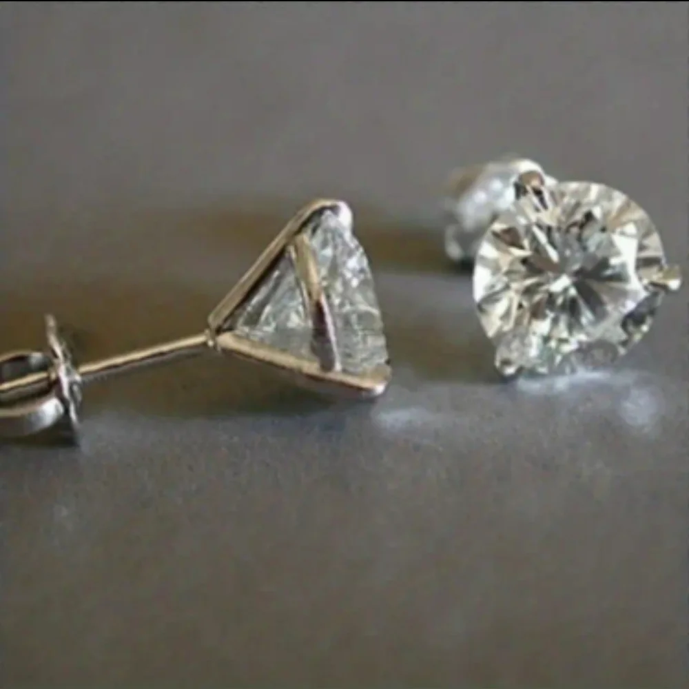 Sparkling Zircon Stud 925 Silver Plated copper earrings. GOLD OR SILVER - Picture 5 of 6